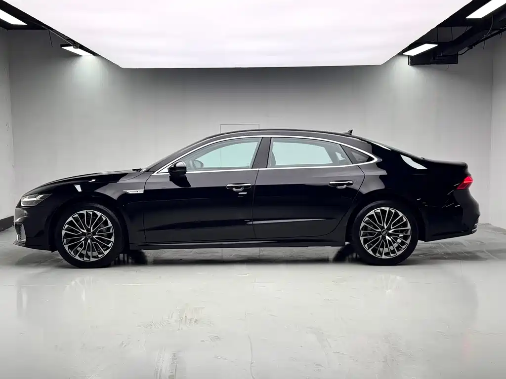 Audi A7L 2025 45 TFSI Luxury Edition