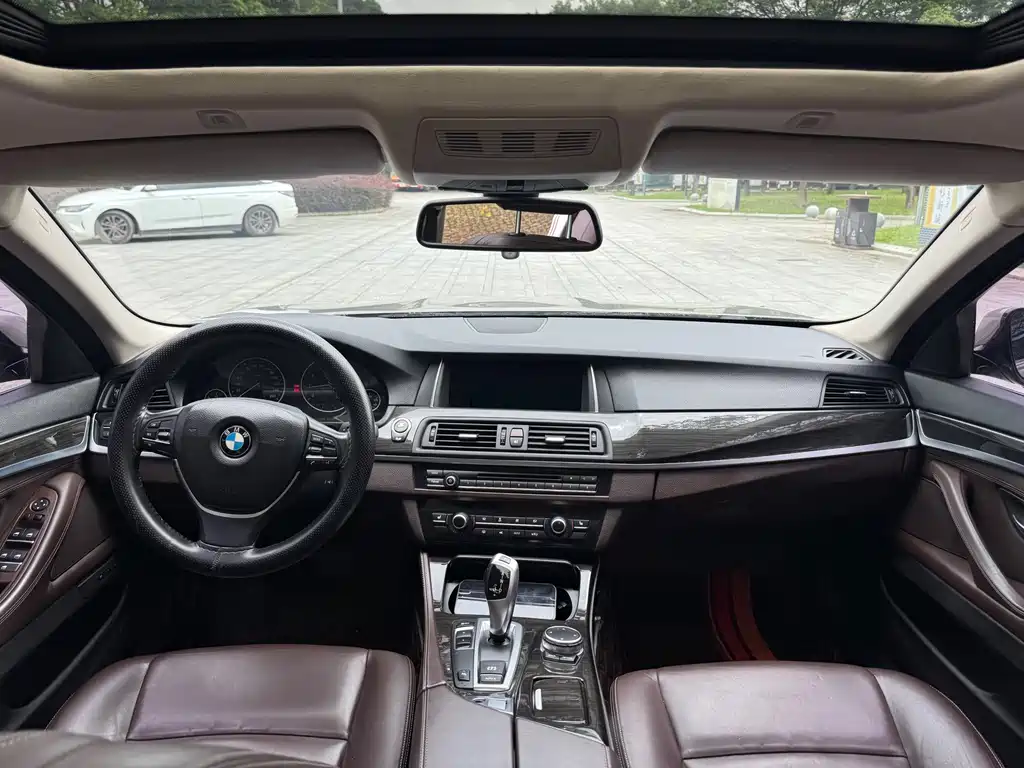 BMW 5 Series 2014 525Li Luxury Design Package