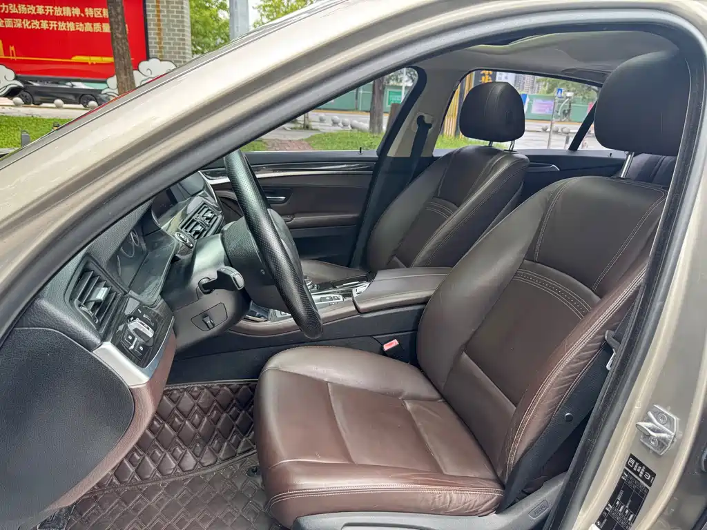 BMW 5 Series 2014 525Li Luxury Design Package
