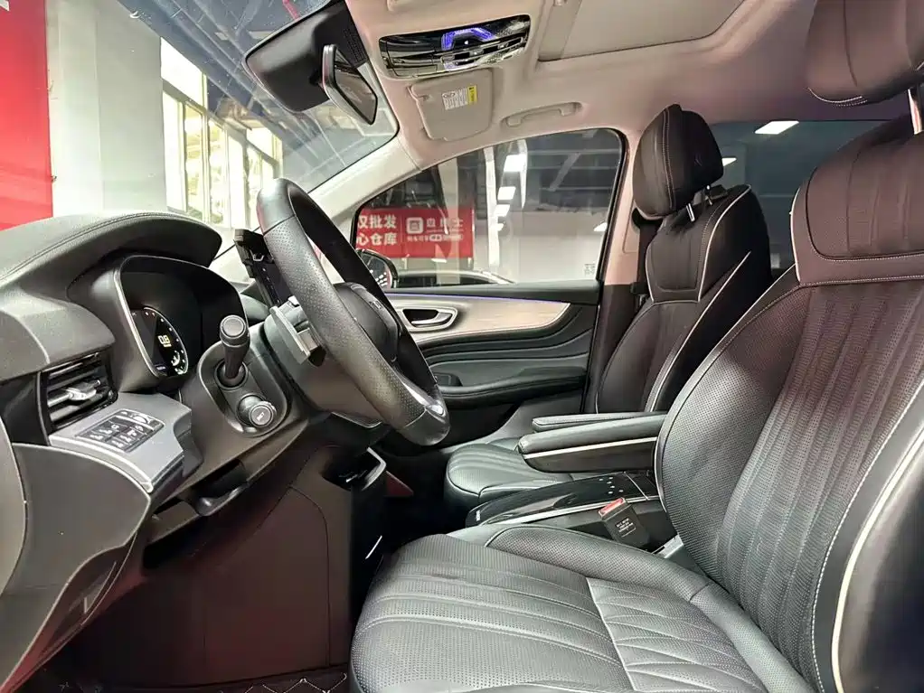 ROEWE iMAX8 2022 400TGI Zunrong Edition