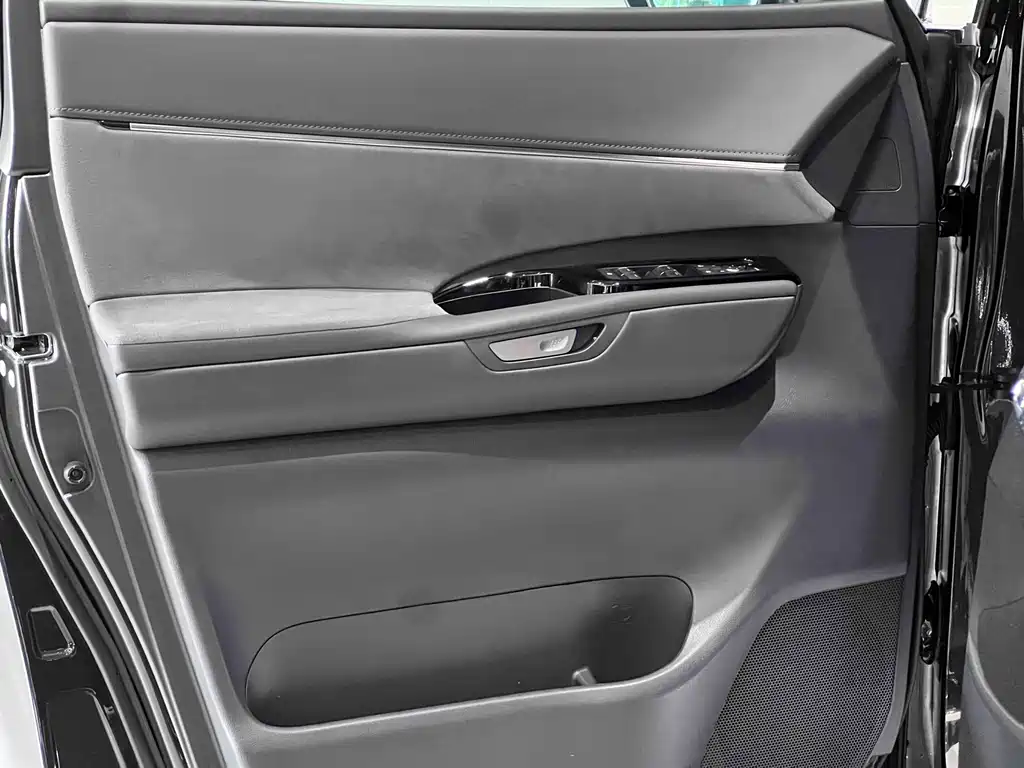 Lexus LM 2023 350h 7-Seat Grandeur Edition