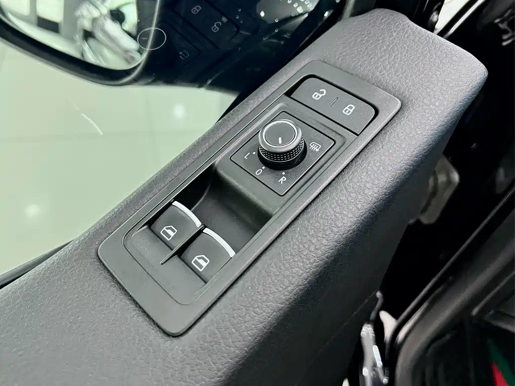 Mighty 2016 2.0TSI 4x4 Premium Edition 6-seater