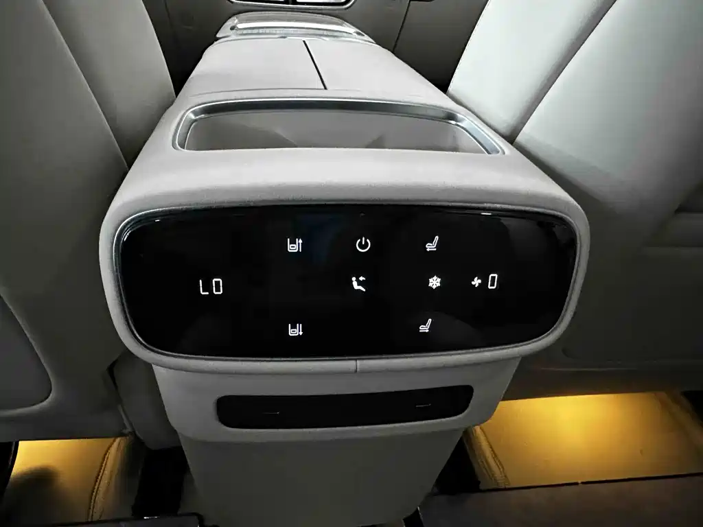 Shenlan S09 2025 Edition Four-Wheel Drive Ultra+ High-End Version