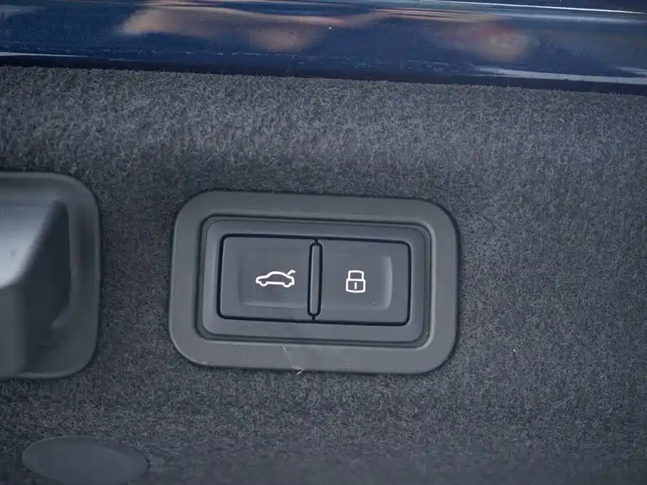 Audi A7L 2024 45TFSI quattro S-line Jianyuan Type Flow Crystal Package