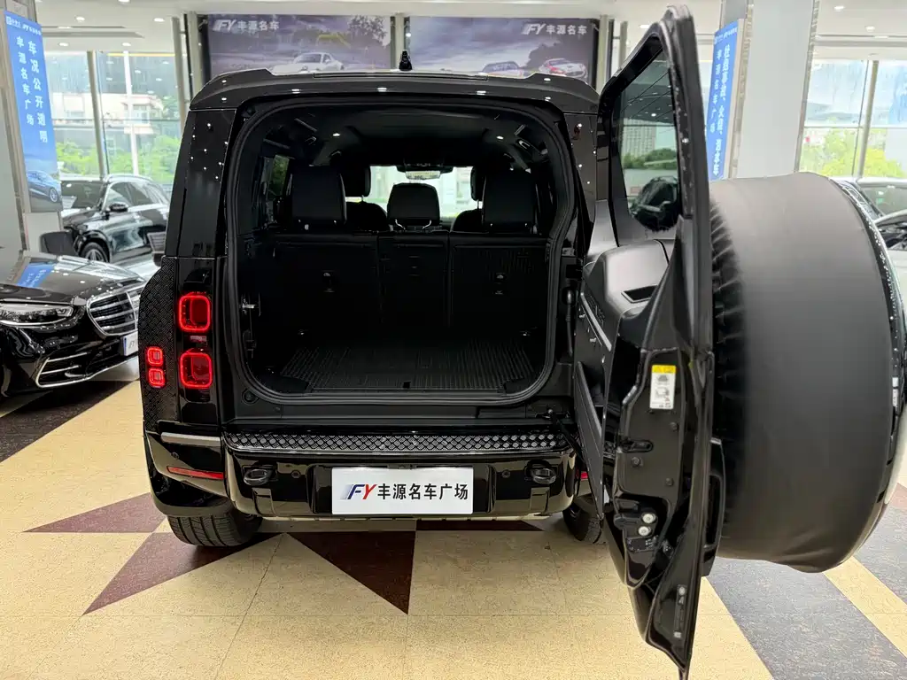 Land Rover Defender 2024 110 3.0T P400 X-DYNAMIC HSE