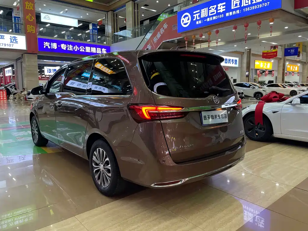 Buick GL8 2020 Luxury Executive Coach 652T尊贵型