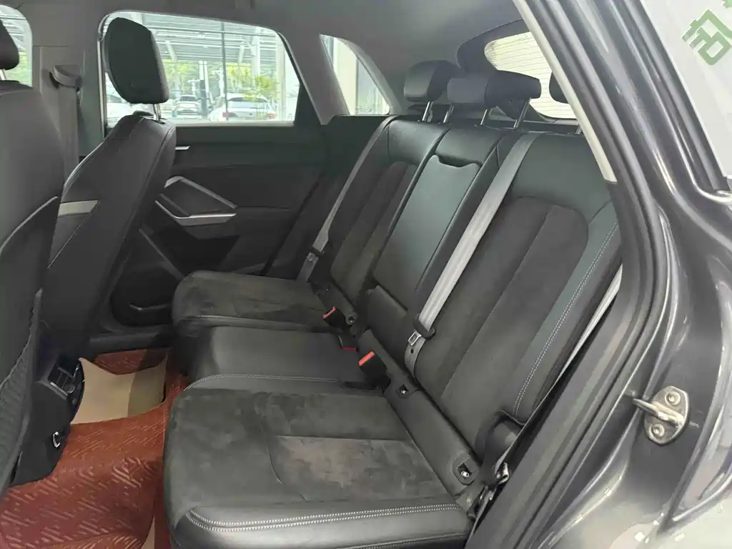 Audi Q3 2022 35 TFSI Sportline