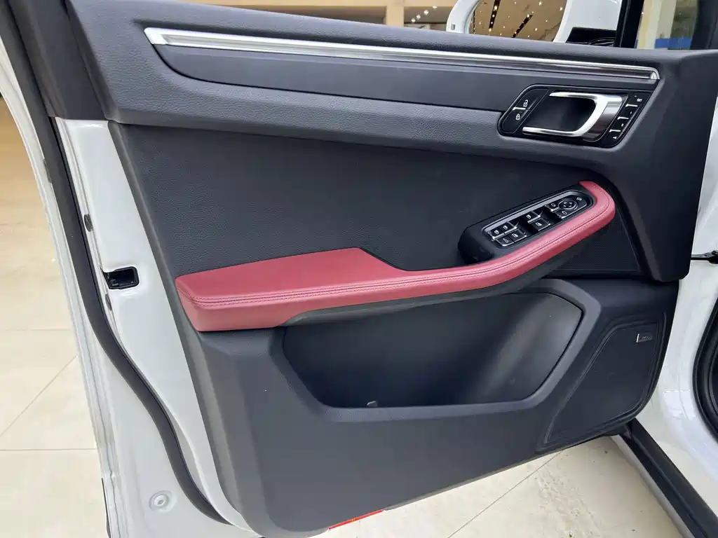Macan 2023 2.0T