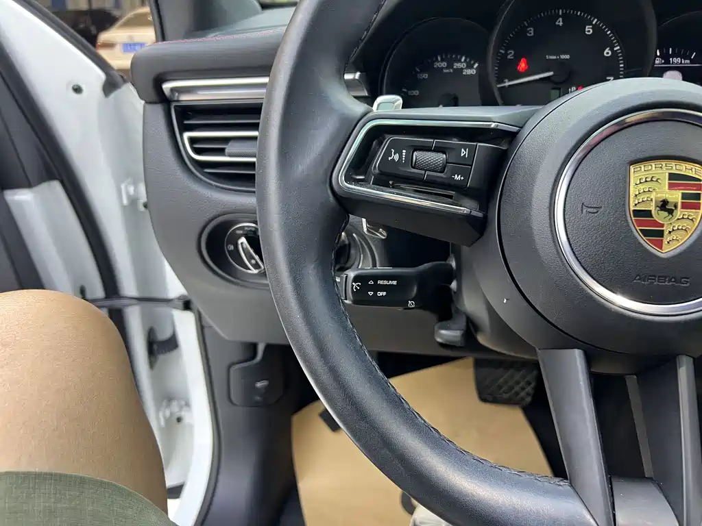 Macan 2023 2.0T