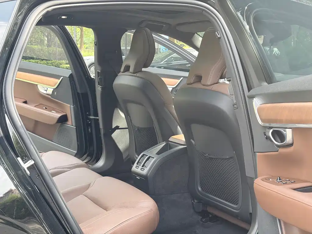 Volvo S90 2023 B5 Intelligent Luxury Edition