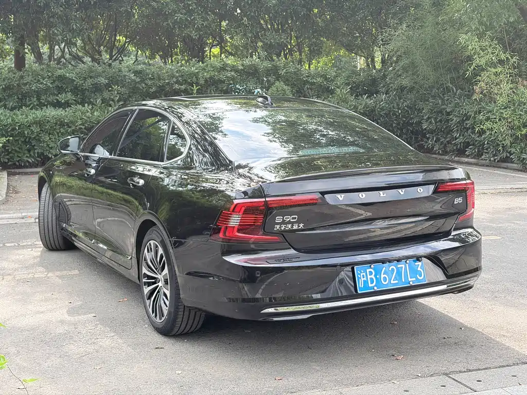 Volvo S90 2023 B5 Intelligent Luxury Edition