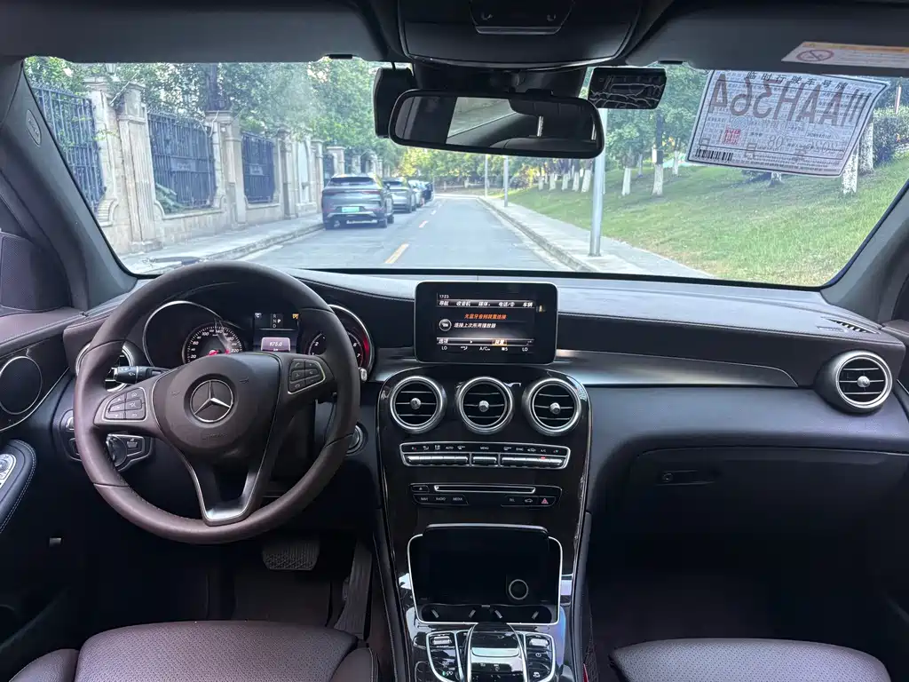 Mercedes GLC 2017 GLC 260 4MATIC Luxury Edition