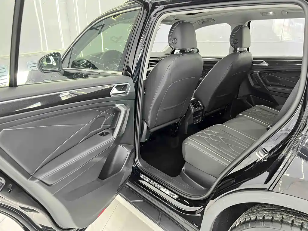 Tiguan L 2023 280TSI Automatic Two-Wheel Drive Chaochuang Limited Edition