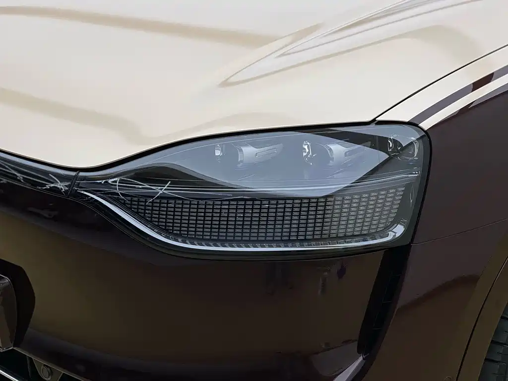 SWM M9 2025 Edition Range-Extended Max Version 52kWh 6-Seater (192-line LiDAR)