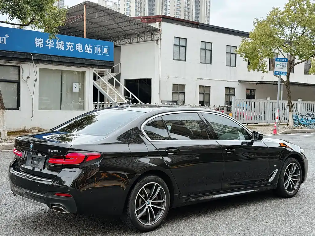 BMW 5 Series 2022 525Li M Sport Package