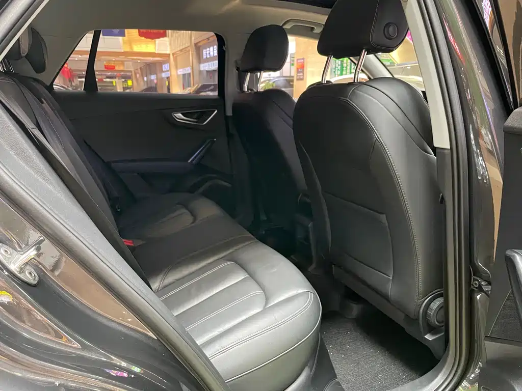 Audi Q2L 2022 35 TFSI进取致雅型