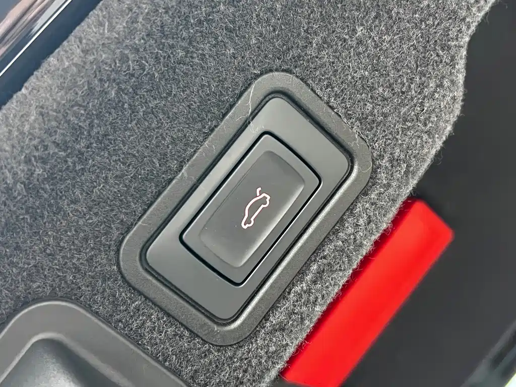 Audi A8 2013 model A8L 6.3 FSI W12 quattro flagship edition