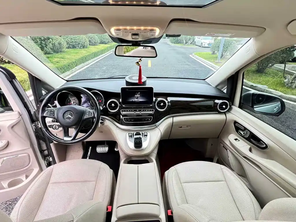 Mercedes-Benz V-Class 2017 260 L尊贵加长版