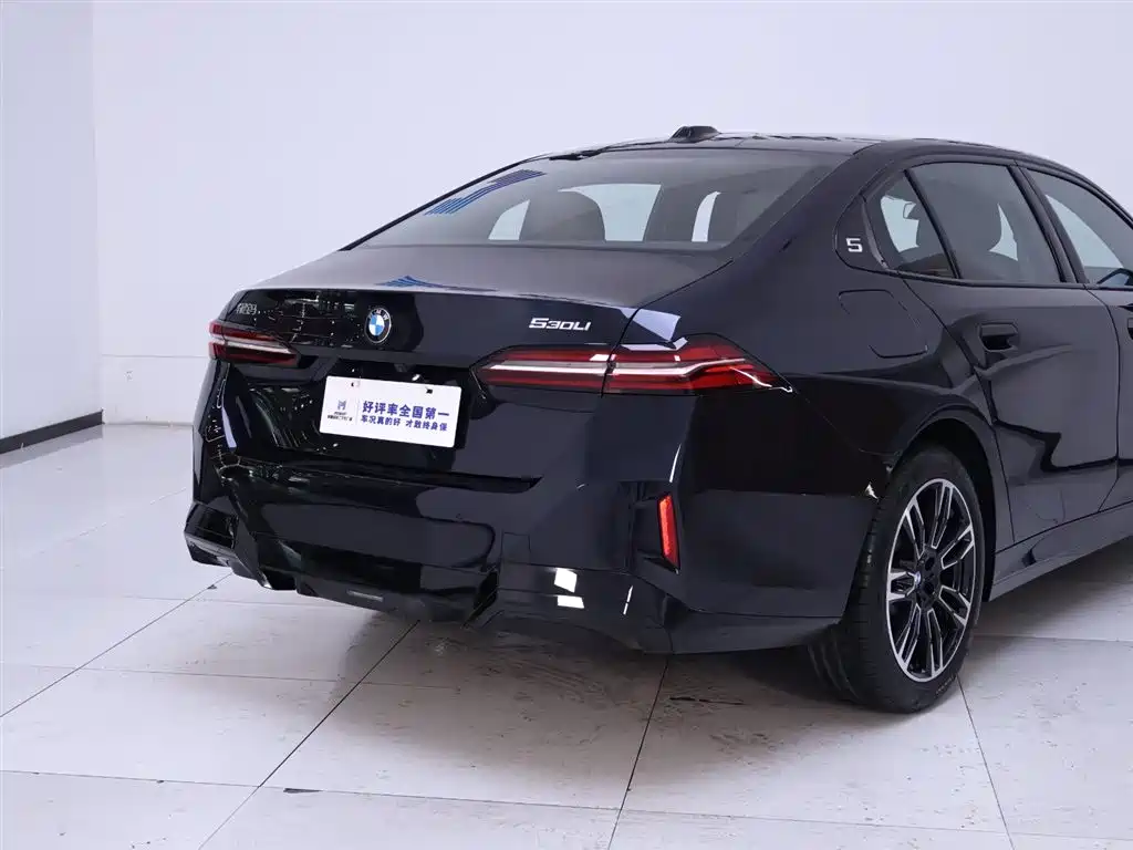 BMW 5 Series 2025 525Li M Sport Package