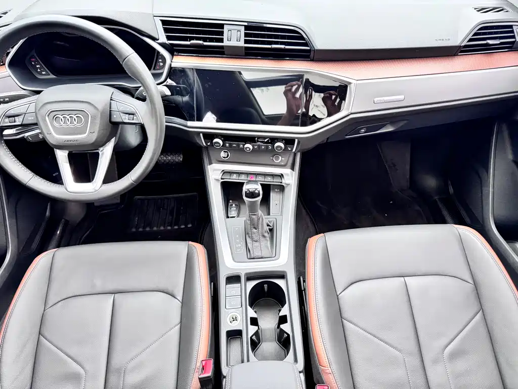 Audi Q3 2022 35 TFSI Fashion Elegance Edition