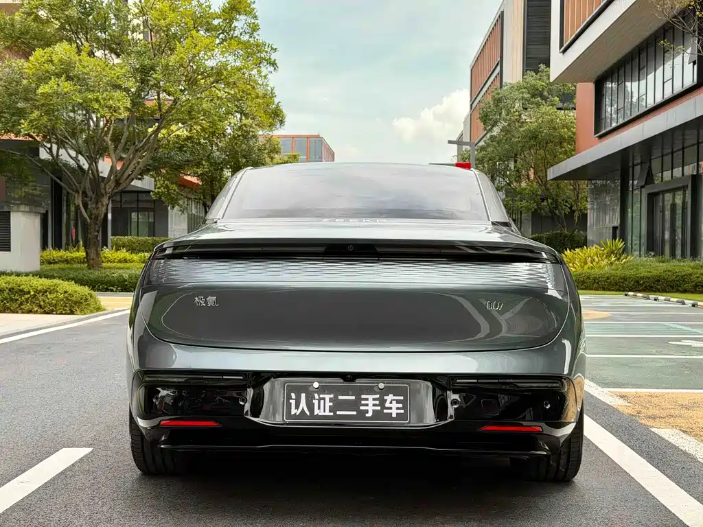 Jizhe 007 2025 Edition Long Range Rear-Wheel Drive Intelligent Driving Version 100kWh