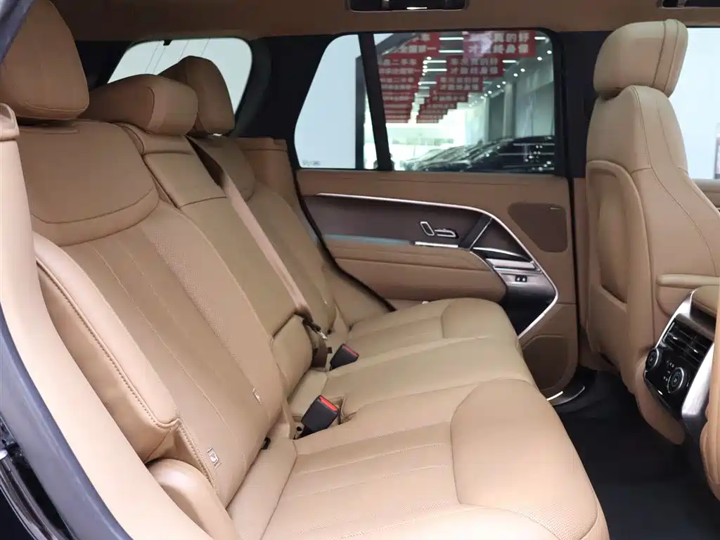 Range Rover 2025 Edition 3.0 L6 360PS Grand Edition