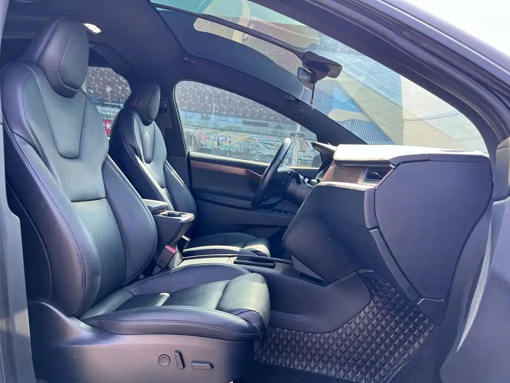 Model X 2019 Long Range Edition