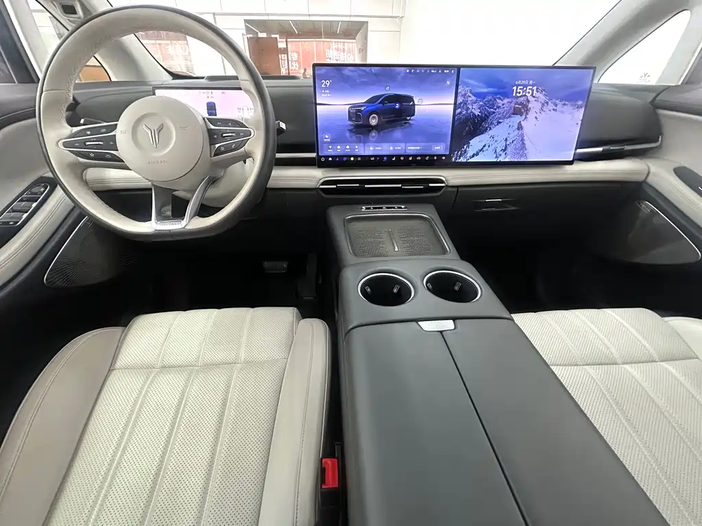 Dreamer 2025 PHEV Four-Wheel Drive Flagship Kunpeng Edition