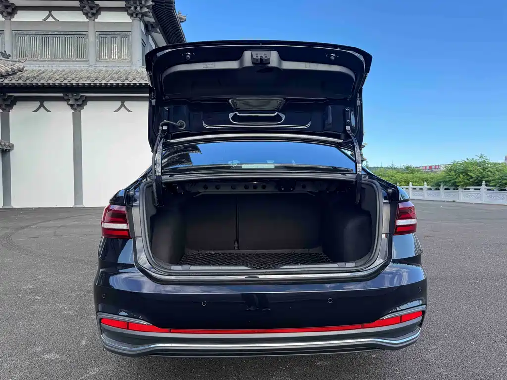 Lingyi 2023 Model 1.5L Automatic Five Million Edition