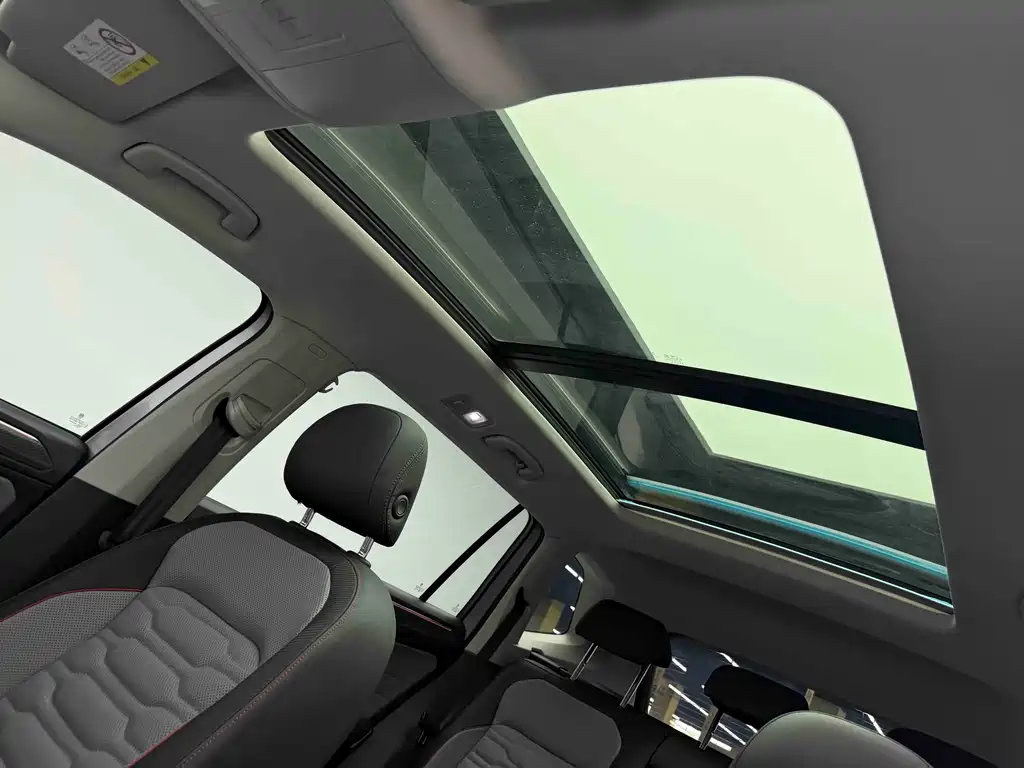 Tiguan L 2022 330 TSI Automatic 2WD R-Line Flagship Edition