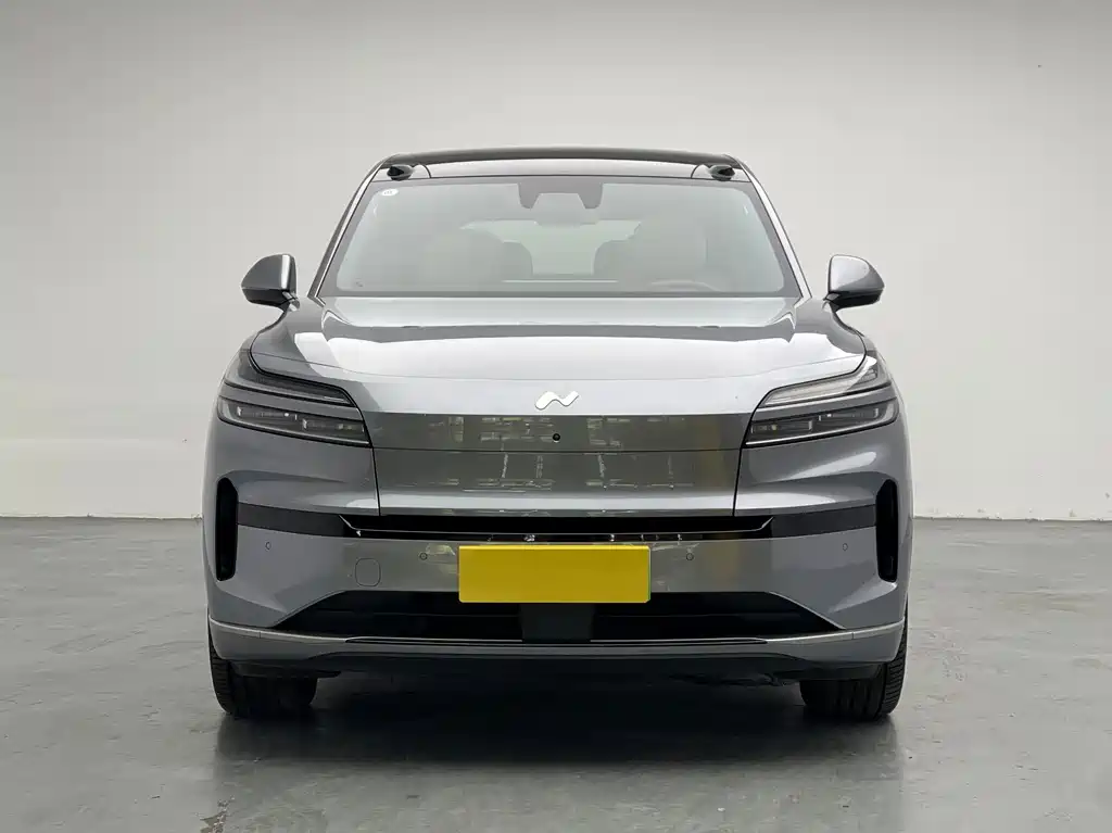 L90 Ultra 2025 6-seat edition