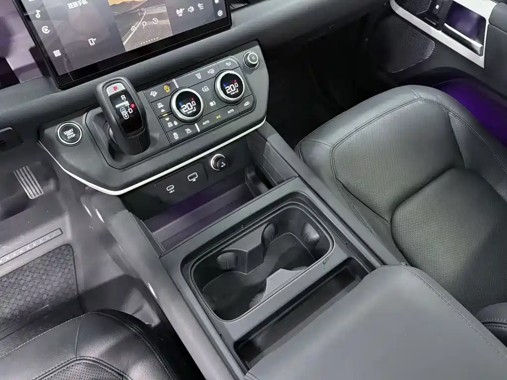 Land Rover Defender 2023 Edition 90 2.0T P300 SE