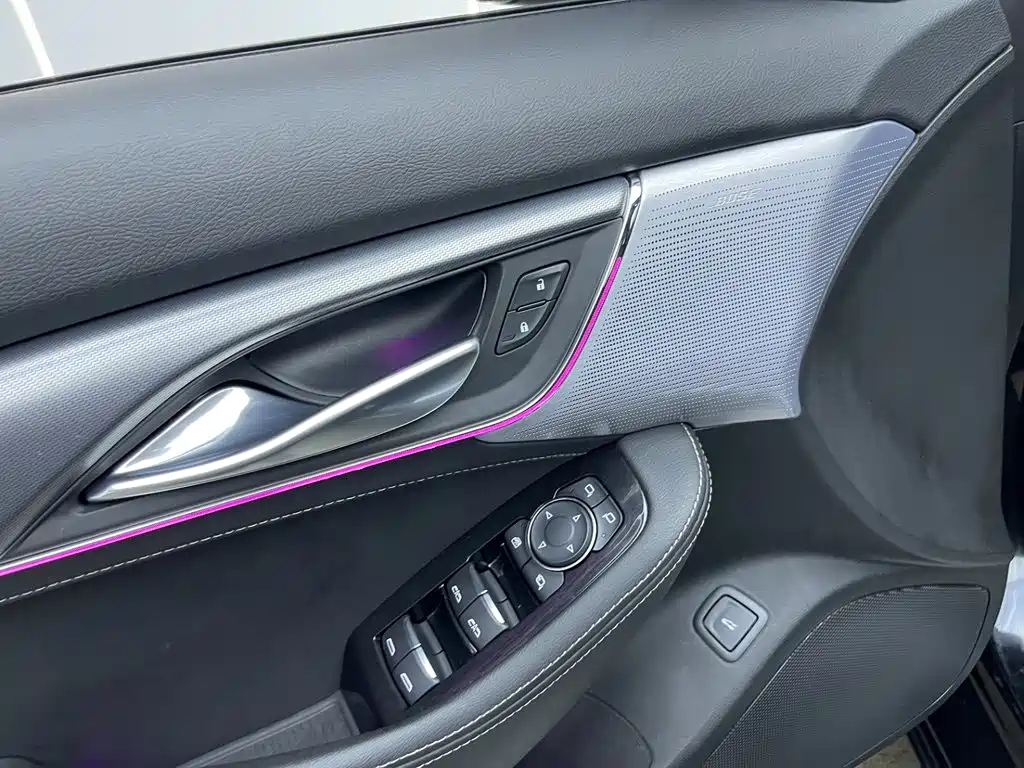 Cadillac CT5 2023 28T Luxury (Standard)