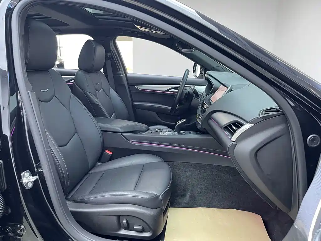 Cadillac CT5 2023 28T Luxury (Standard)