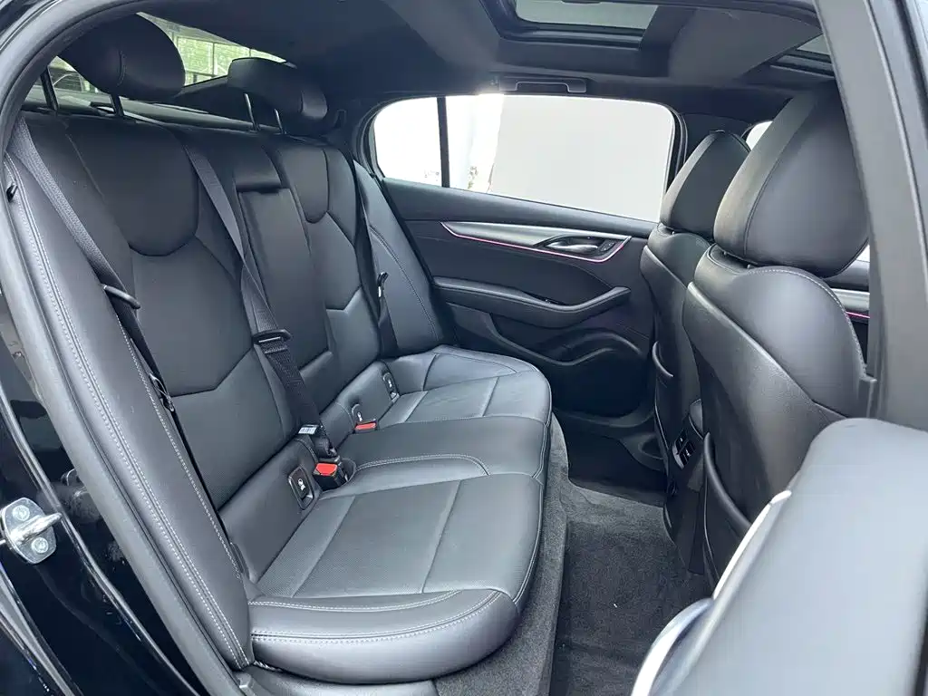 Cadillac CT5 2023 28T Luxury (Standard)