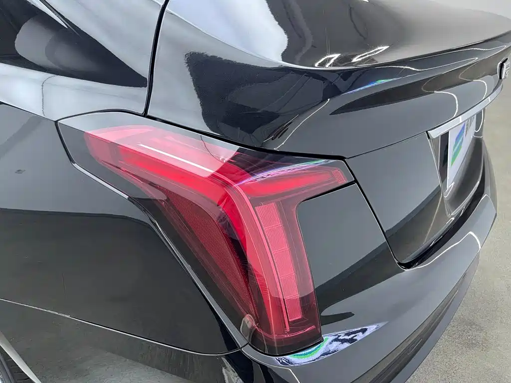Cadillac CT5 2023 28T Luxury (Standard)