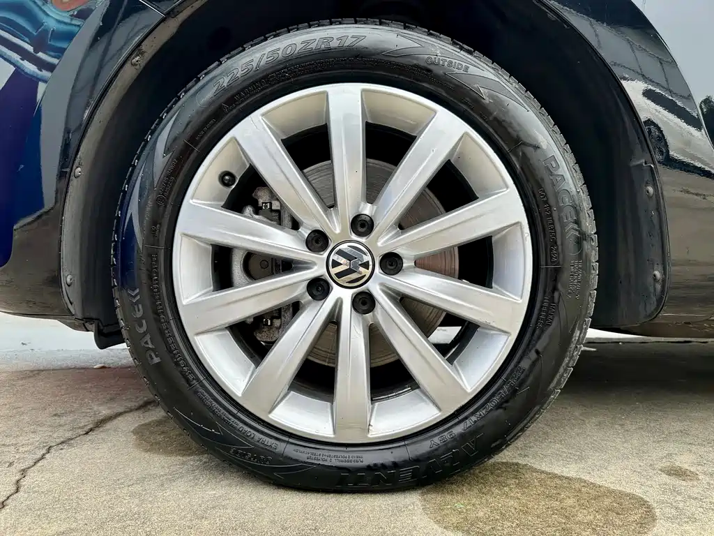 Shangri-La 2018 380TSI Premium 7-seater