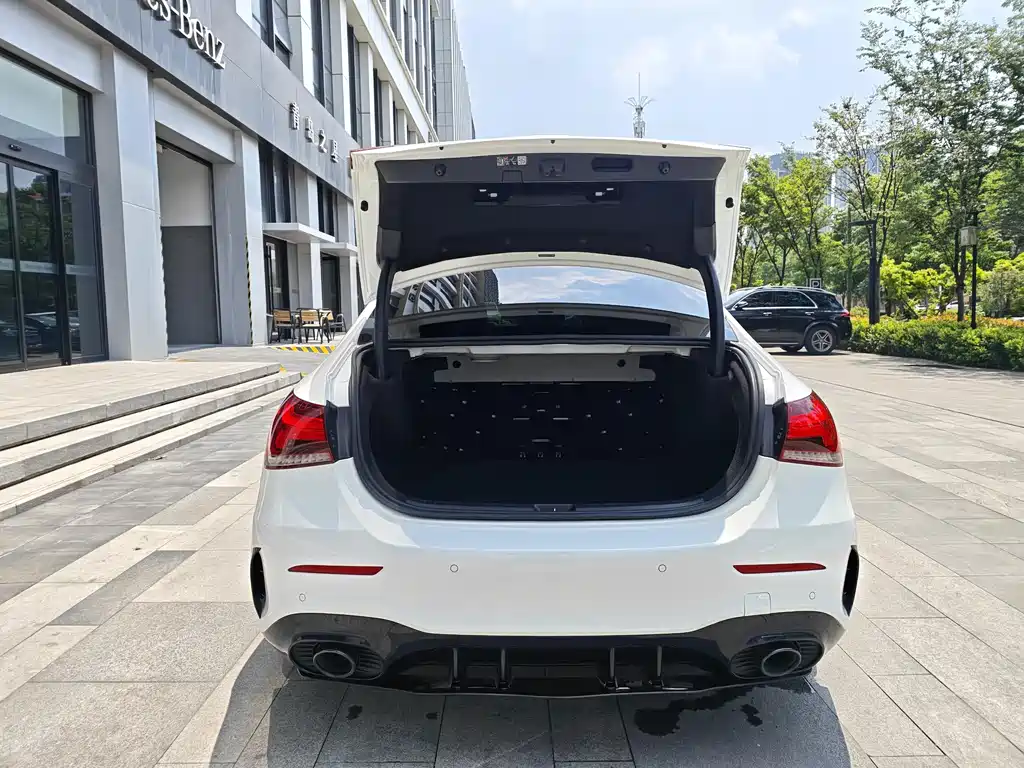 Mercedes-Benz A-Class AMG 2023 4MATIC A 35 L