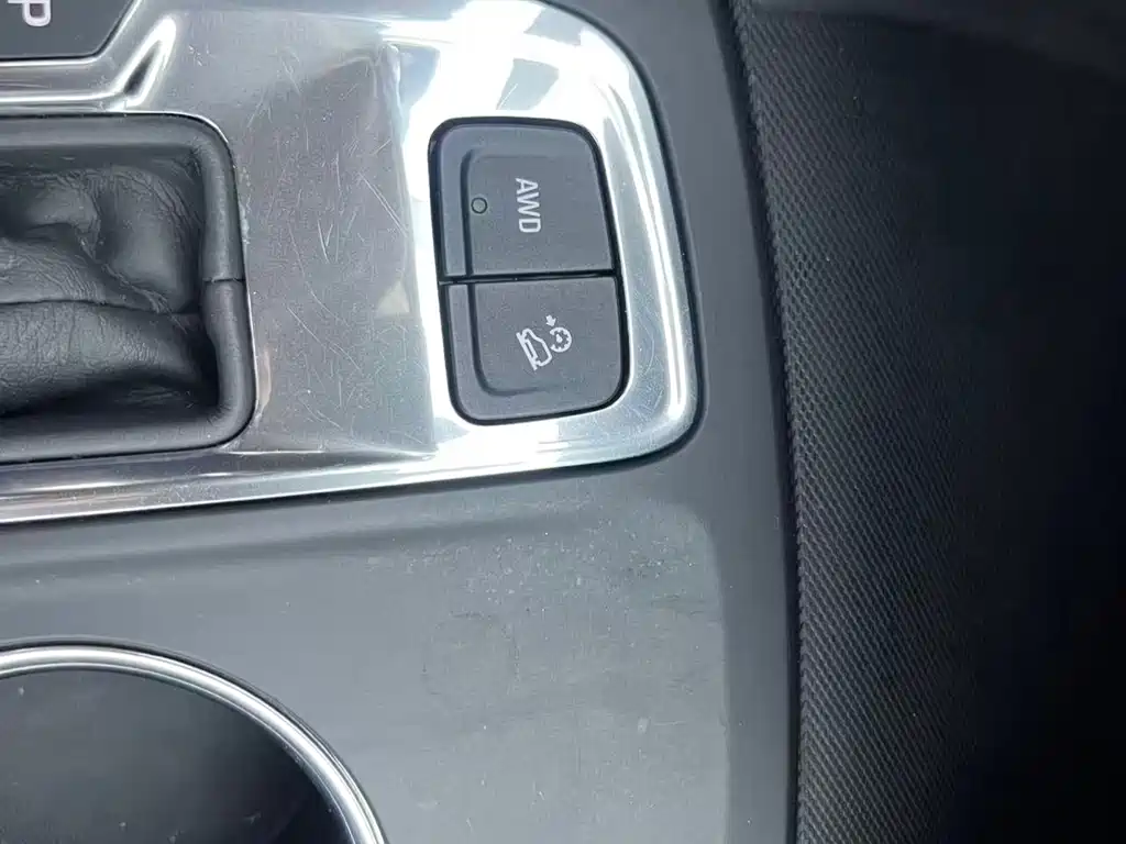 Bajaj 2018 model 550T automatic four-wheel drive Top Edition
