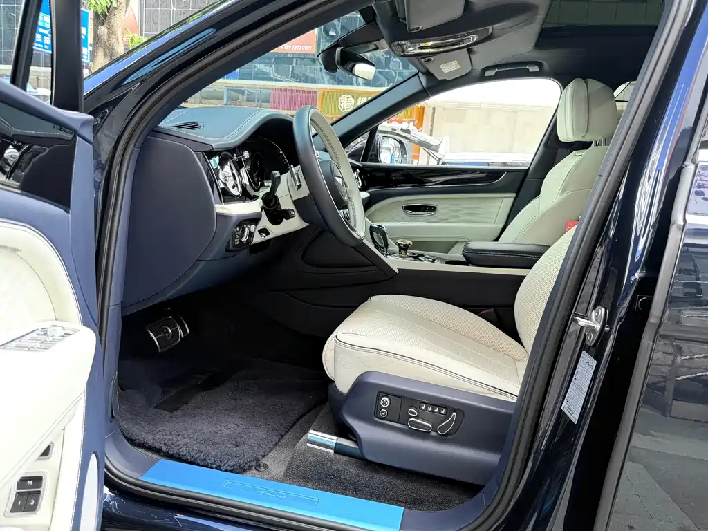 Range Rover 2023 4.0T V8 Long Wheelbase Autobiography Edition