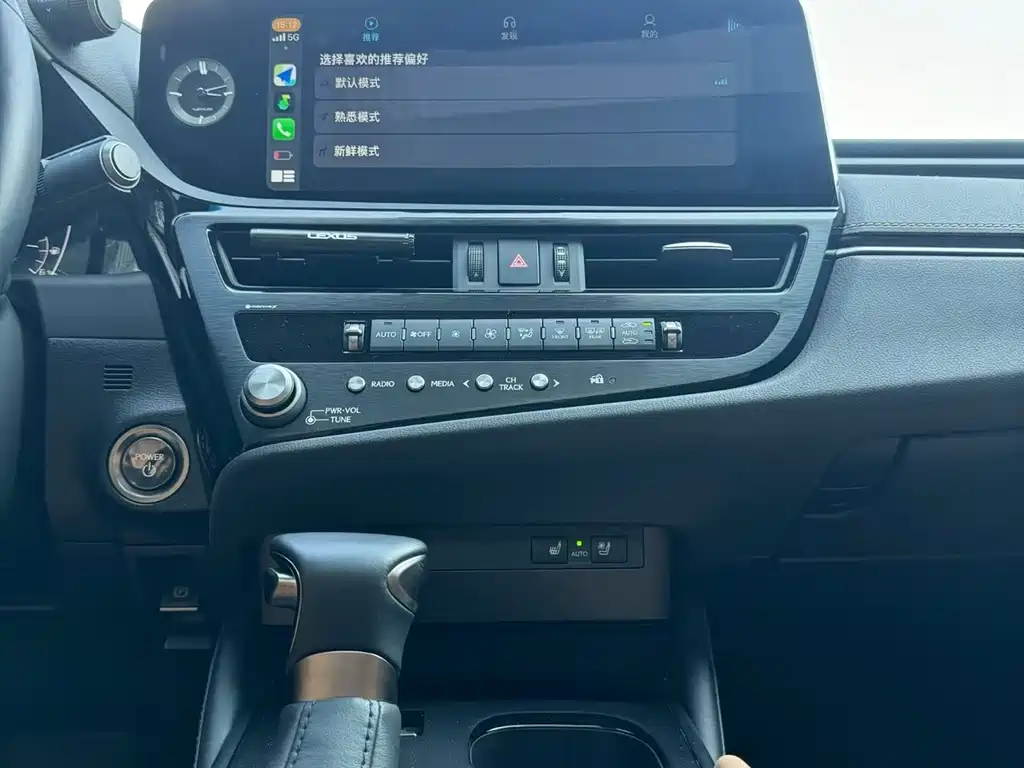 Lexus ES 2022 300h Premium Edition