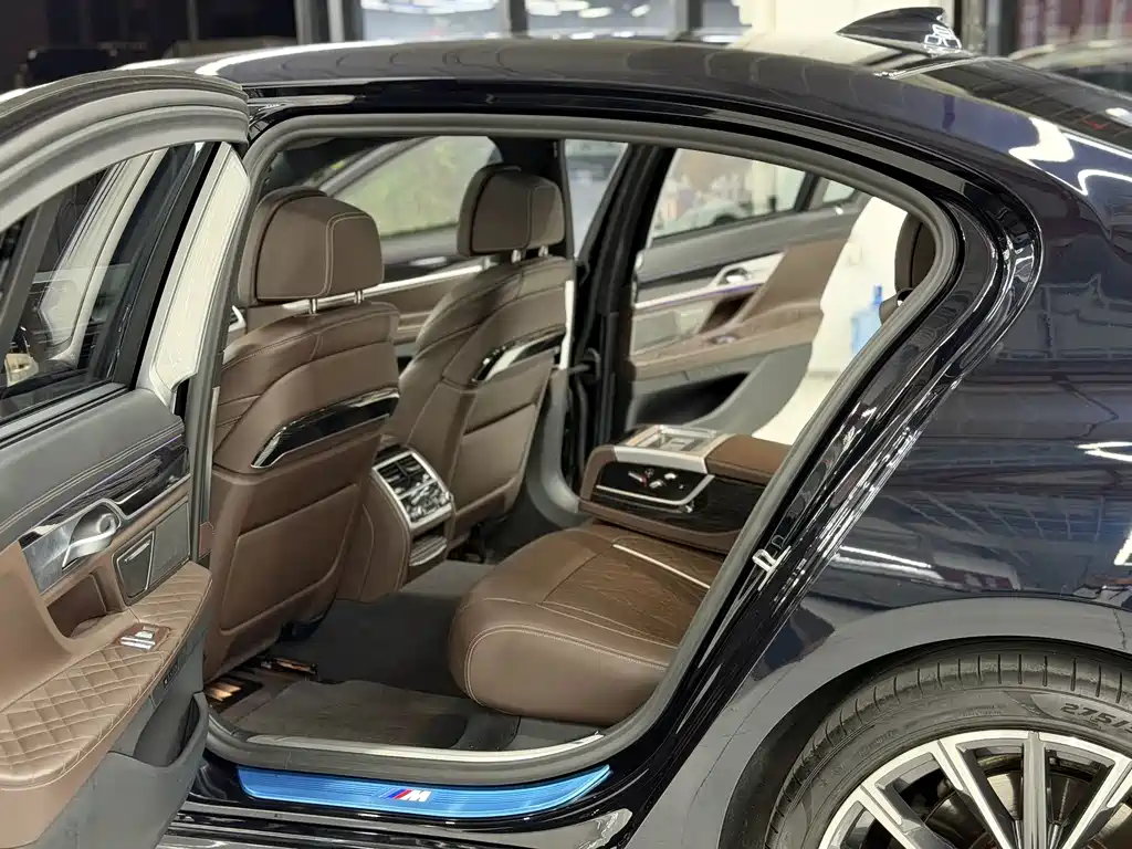 BMW 7 Series 2021 740Li Leading Edition M Sport Package