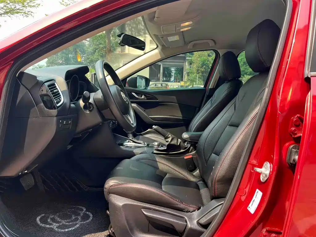 Mazda 3 Atenza 2017 3-door 1.5L automatic luxury model National V