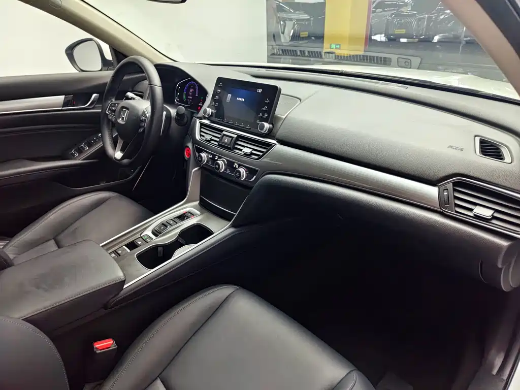 Accord 2018 Sharp Hybrid 2.0L Sharp Lead Edition National VI