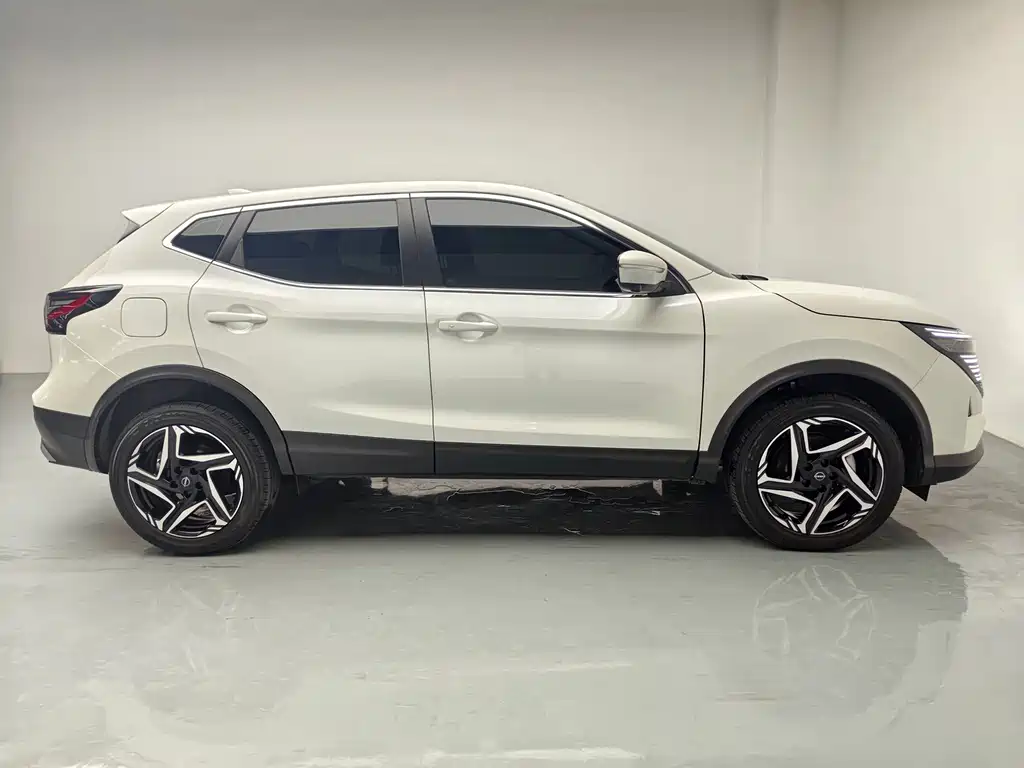 X-Trail 2025 Edition Refinement Honor 2.0L CVT XV+ Leading Edition