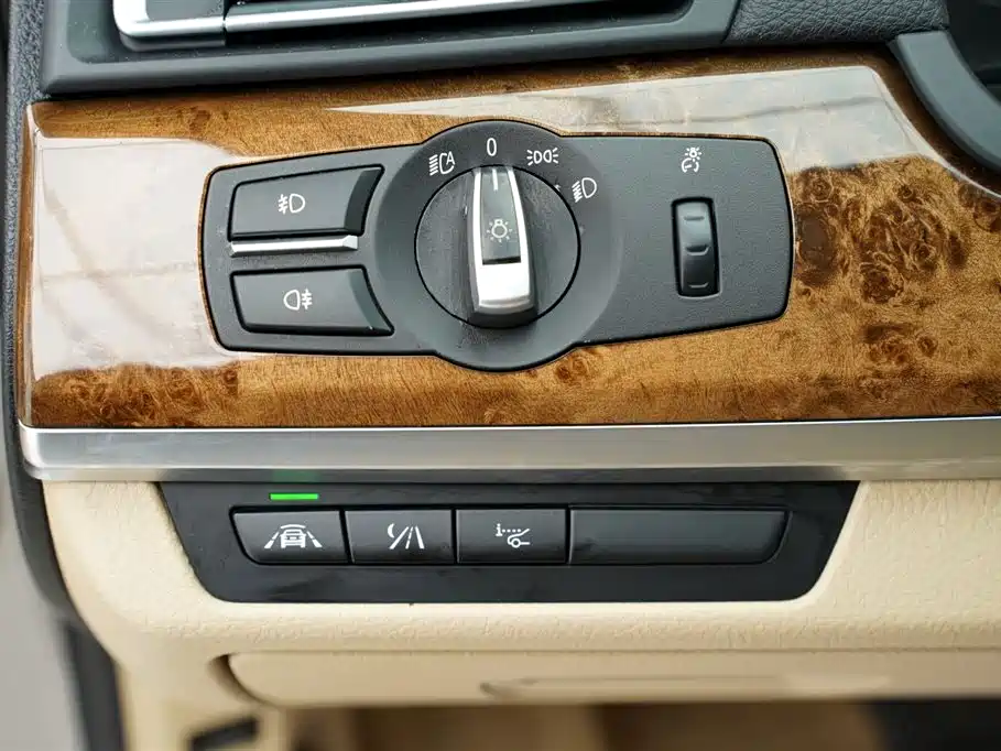 BMW 7 Series 2013 740Li Luxury Edition