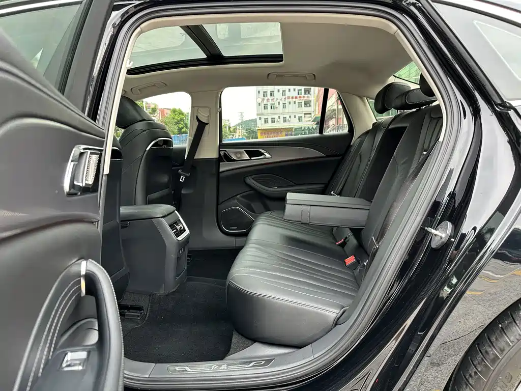Hongqi H5 2024 Model 2.0T Automatic Smart Link Qi Chang Edition