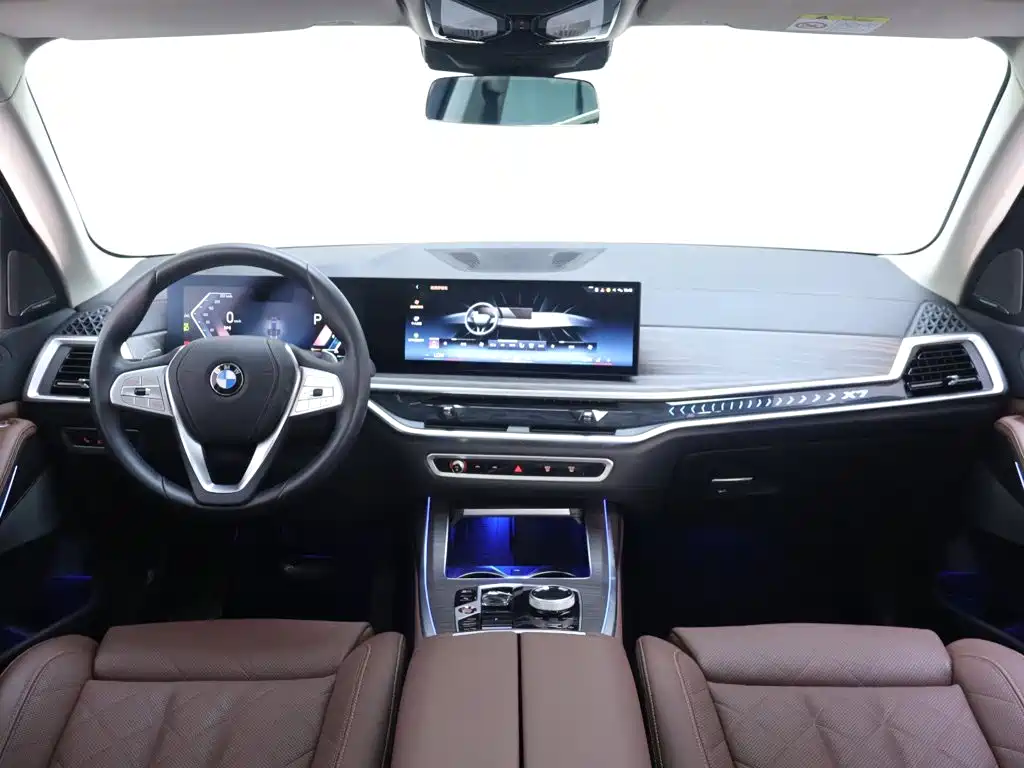 BMW X7 2023 xDrive40i Leading Luxury Package