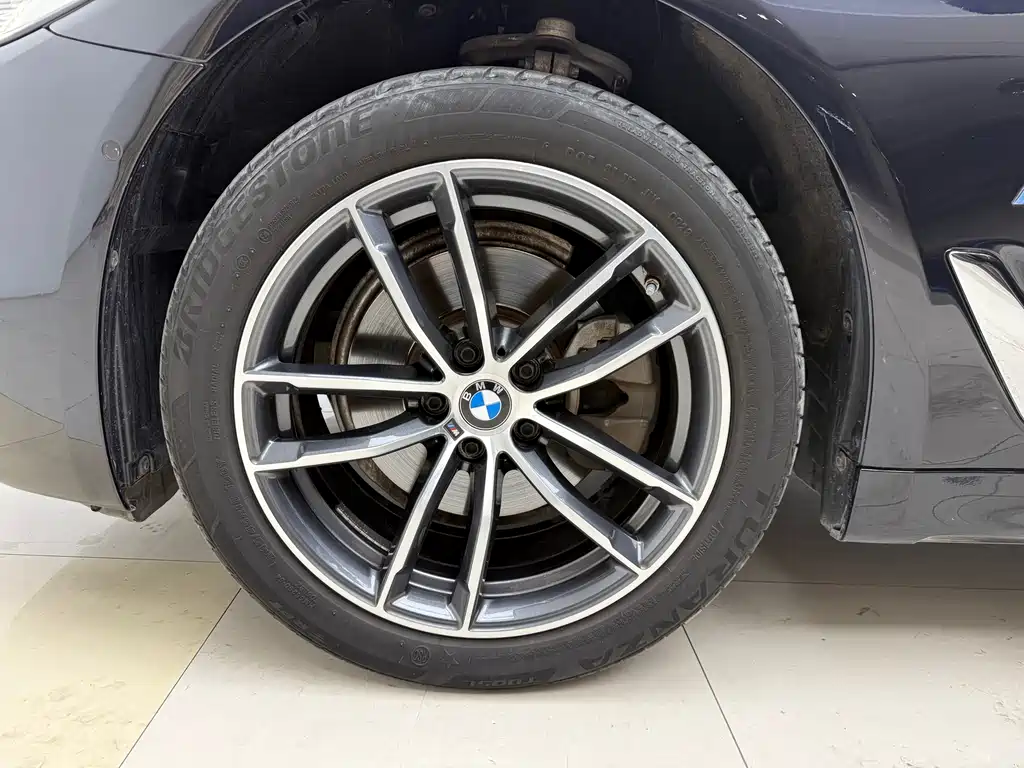 BMW 5 Series 2022 Model (Facelift 2) 525Li M Sport Package