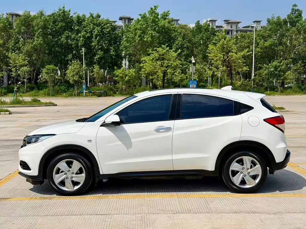 Vezel 2022 1.5L CVT Elite Smart Enjoy Edition